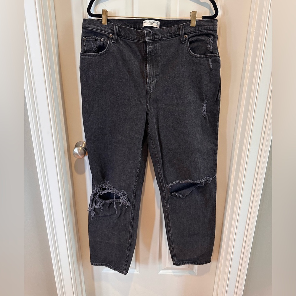Abercrombie & Fitch Ultra High Rise 90s Straight Jeans Distressed Black Size 33